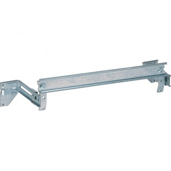 Регулируемый наклоняемый профиль HAGER DIN шириной 150x500 мм для шкафов Quadro4/5/Plus. Регулируемый наклоняемый профиль HAGER DIN шириной 150x500 мм для шкафов Quadro4/5/Plus.